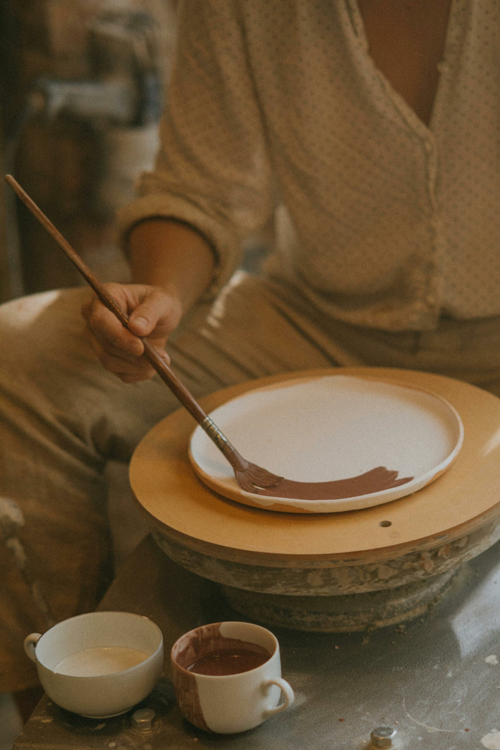 atelier de poterie : décor sur céramique
