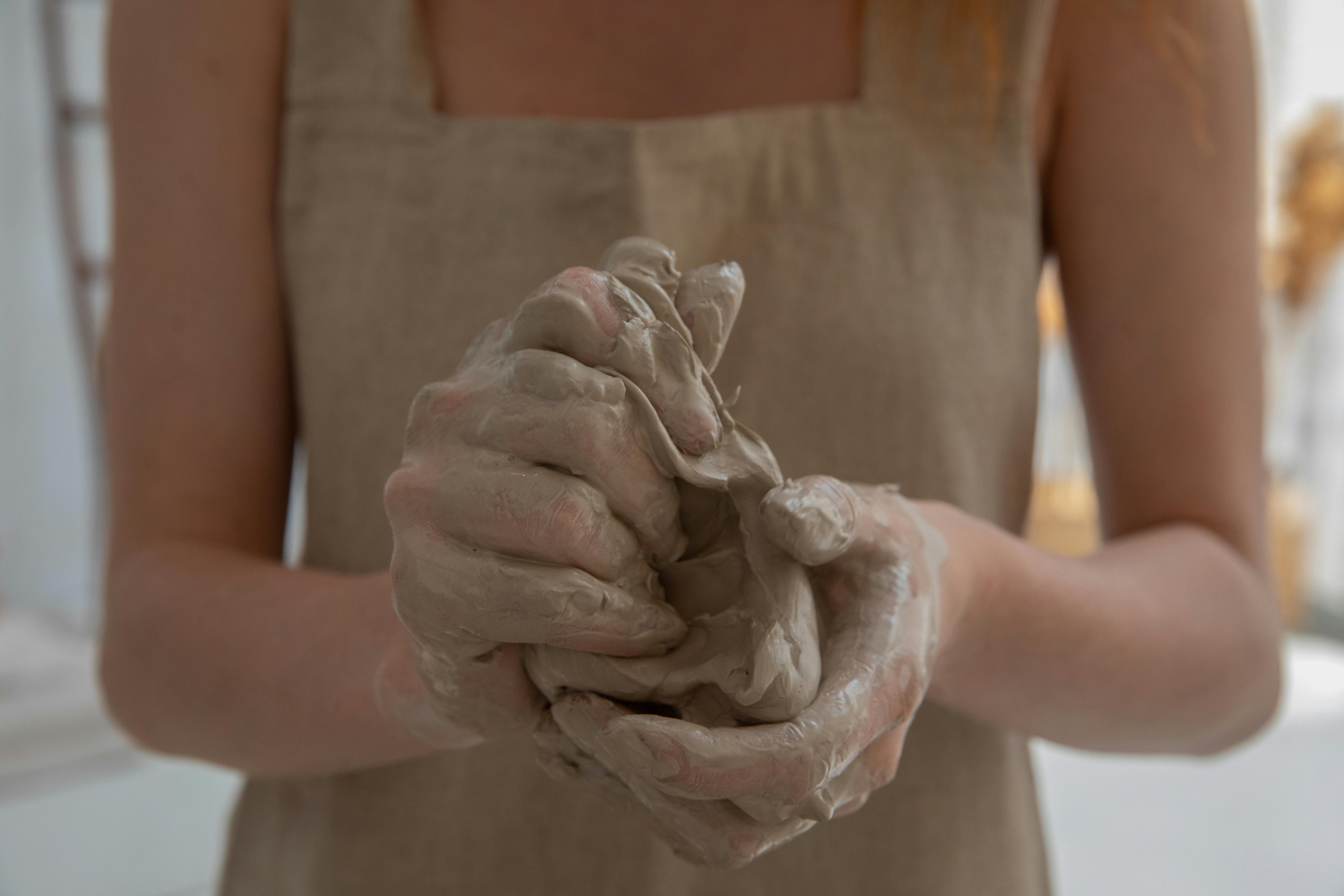 atelier de poterie : modelage tasse à café